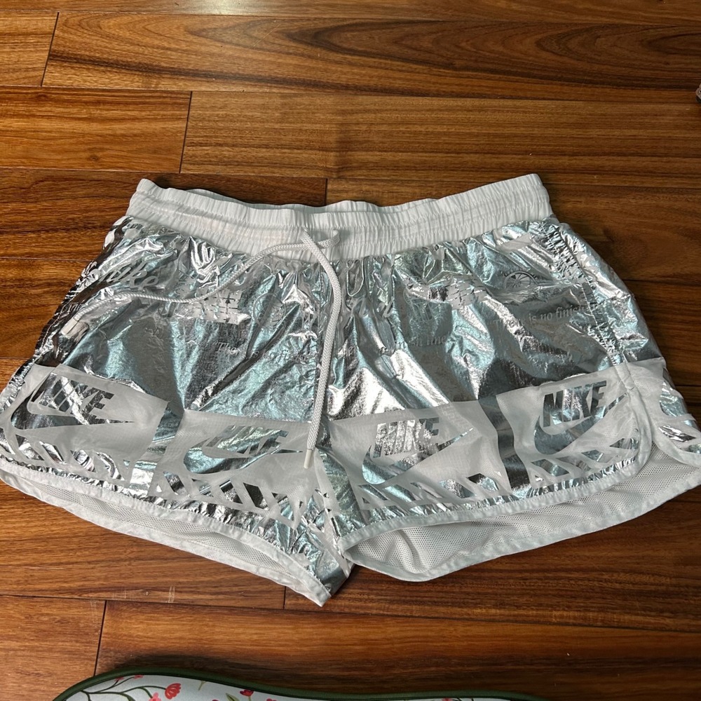 Nike Womens Metallic Silver Logo Mesh Lined Athletic Shorts Large White Trim